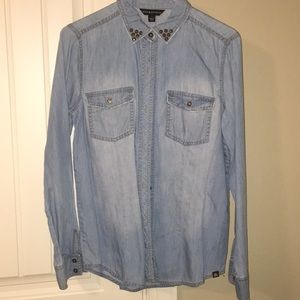 Chambray collared top with studs